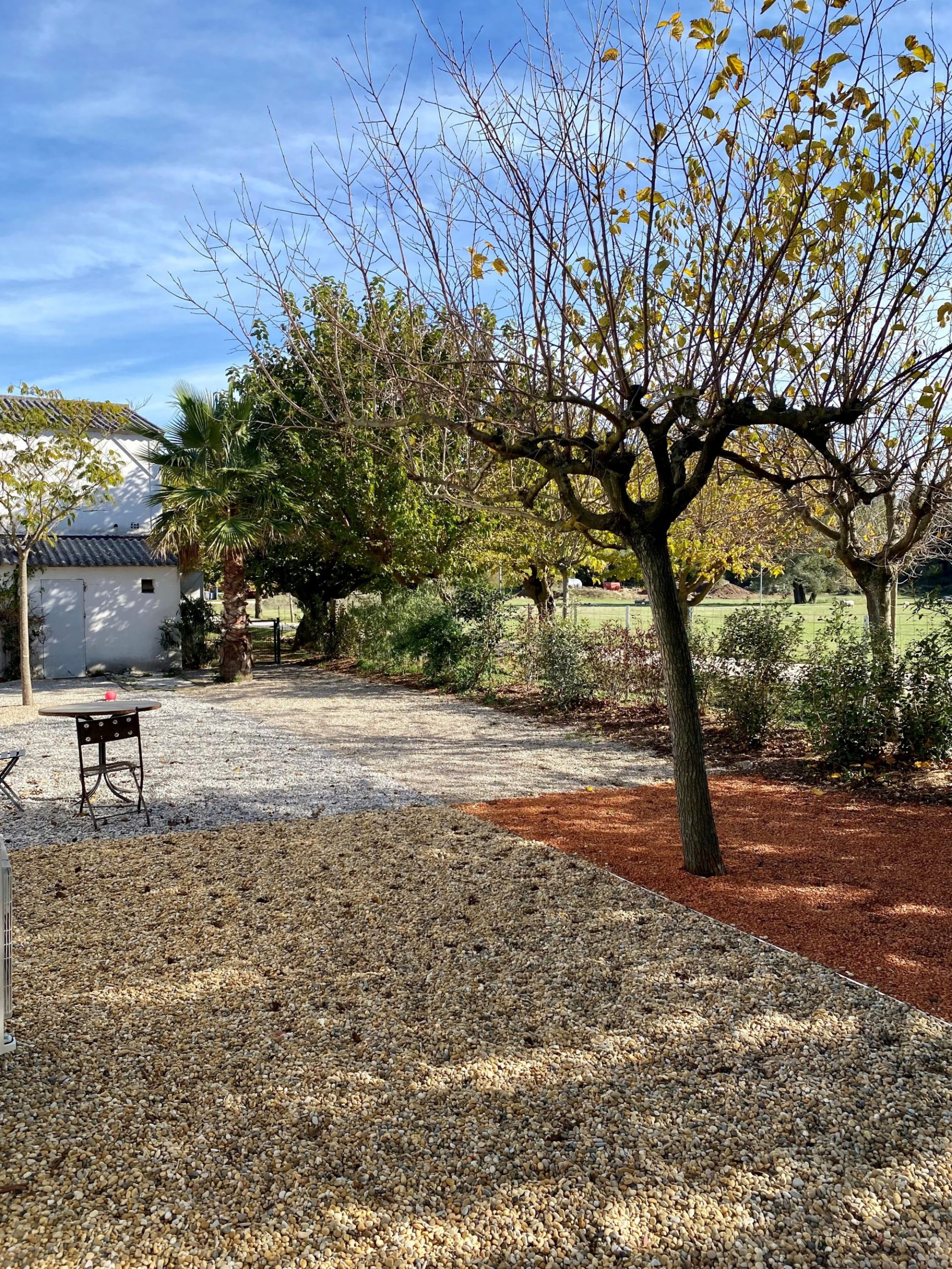 ACCUEIL + UN LIEU DE RECEPTION + LOGEMENT